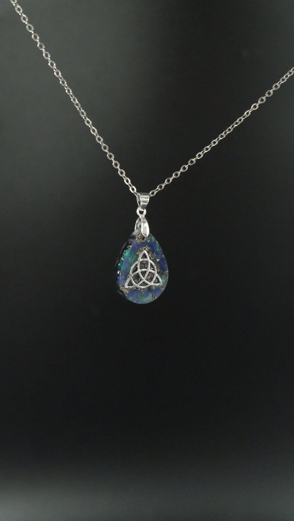 Keltisches Tropfenamulett aus Sodalith und Amazonit 925 Sterling Silberkette Versand aus Deutschland