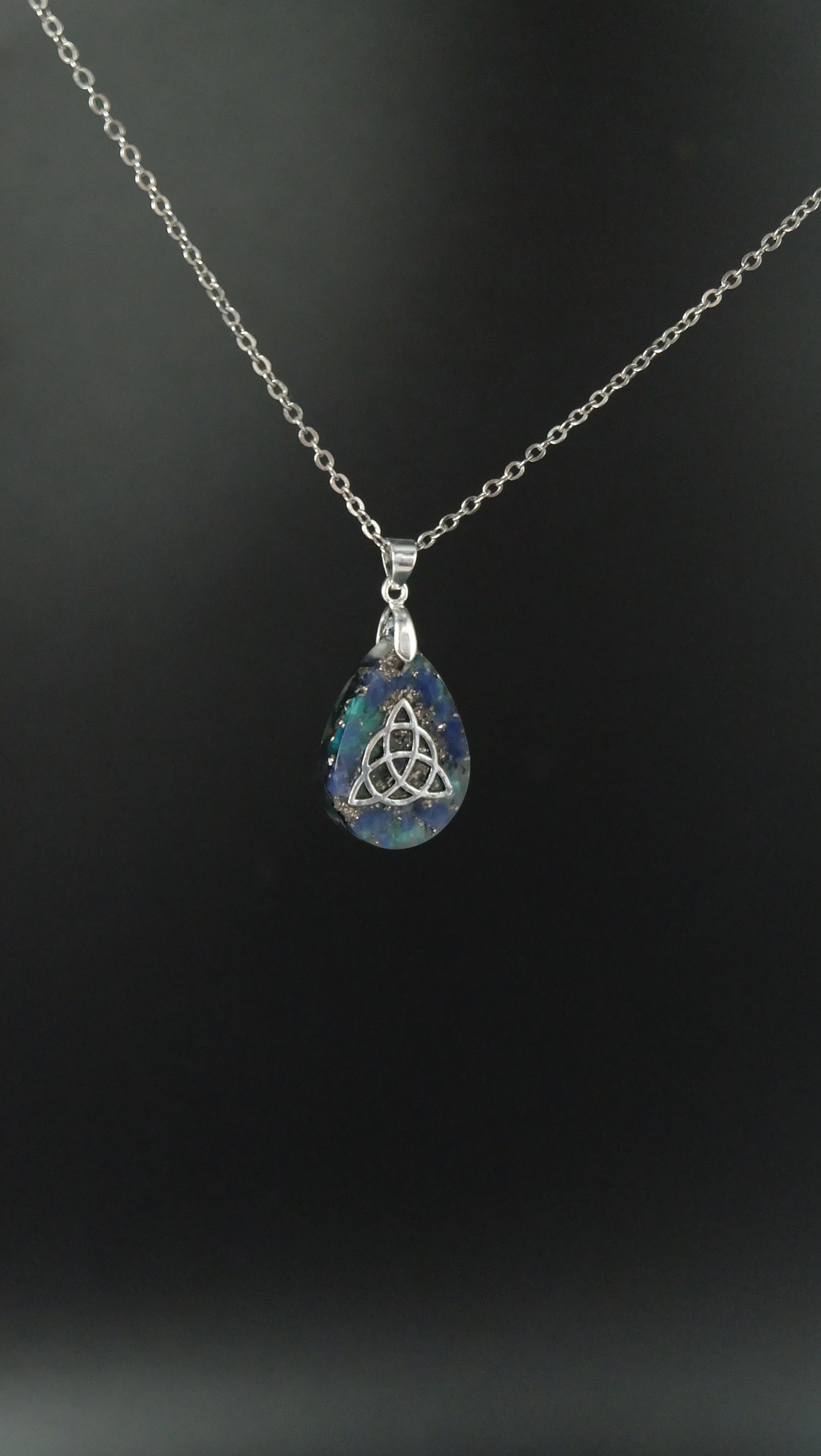 Keltisches Tropfenamulett aus Sodalith und Amazonit 925 Sterling Silberkette Versand aus Deutschland