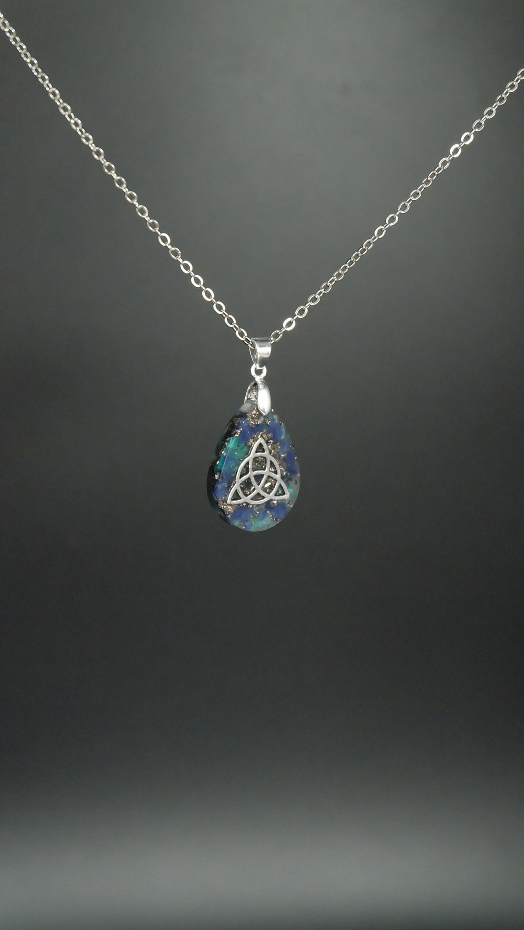 Keltisches Tropfenamulett aus Sodalith und Amazonit 925 Sterling Silberkette Versand aus Deutschland
