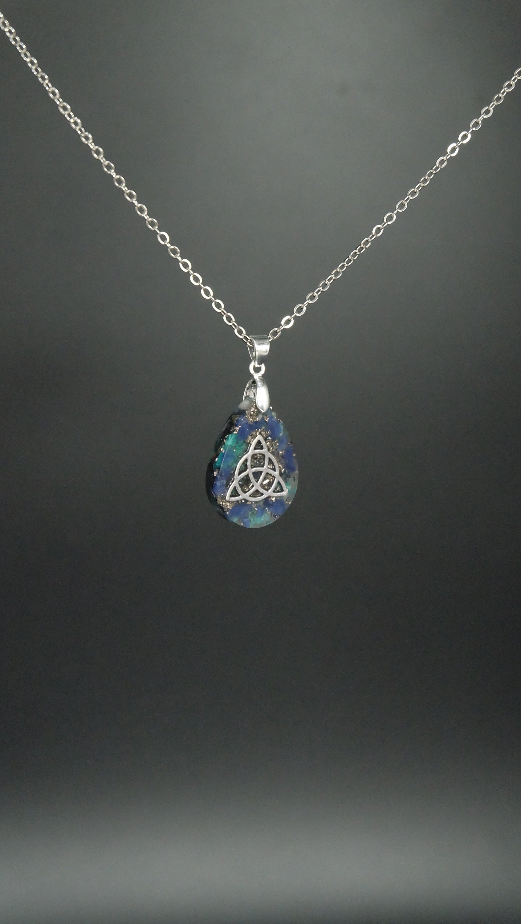 Keltisches Tropfenamulett aus Sodalith und Amazonit 925 Sterling Silberkette Versand aus Deutschland
