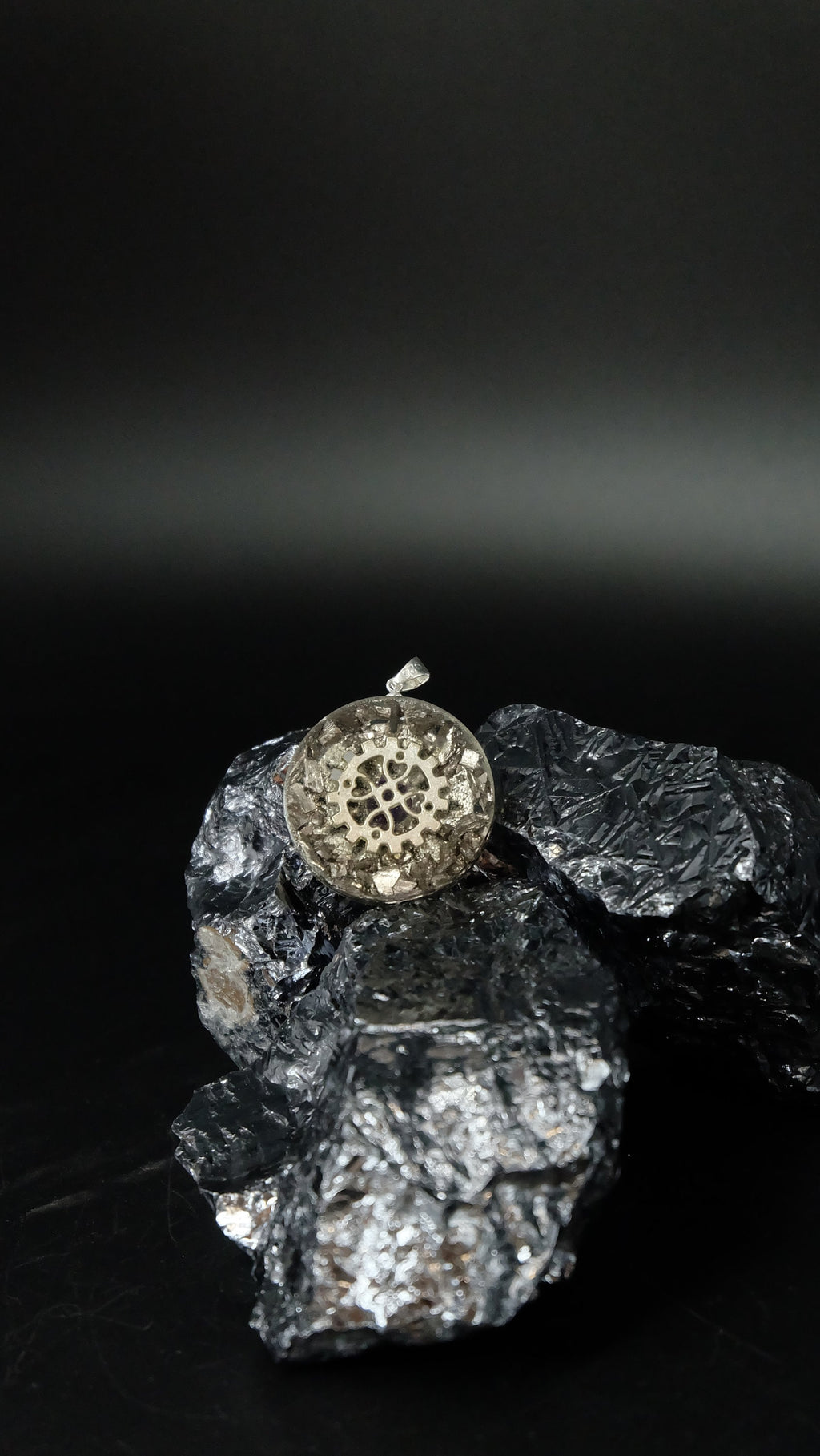 Sternzeichen Amulett Amethyst und Bismuth in Skelett Optik Orgonit Anhänger mit Tierkreiszeichen