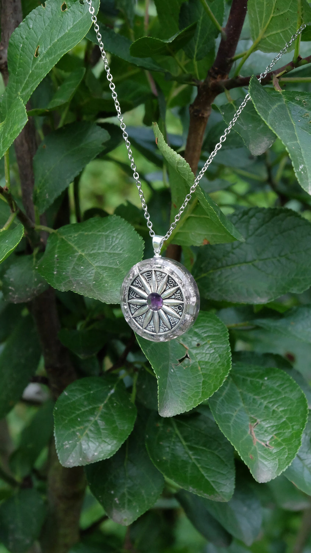 Sternzeichen Amulett Amethyst und Bismuth in Skelett Optik Orgonit Anhänger mit Tierkreiszeichen