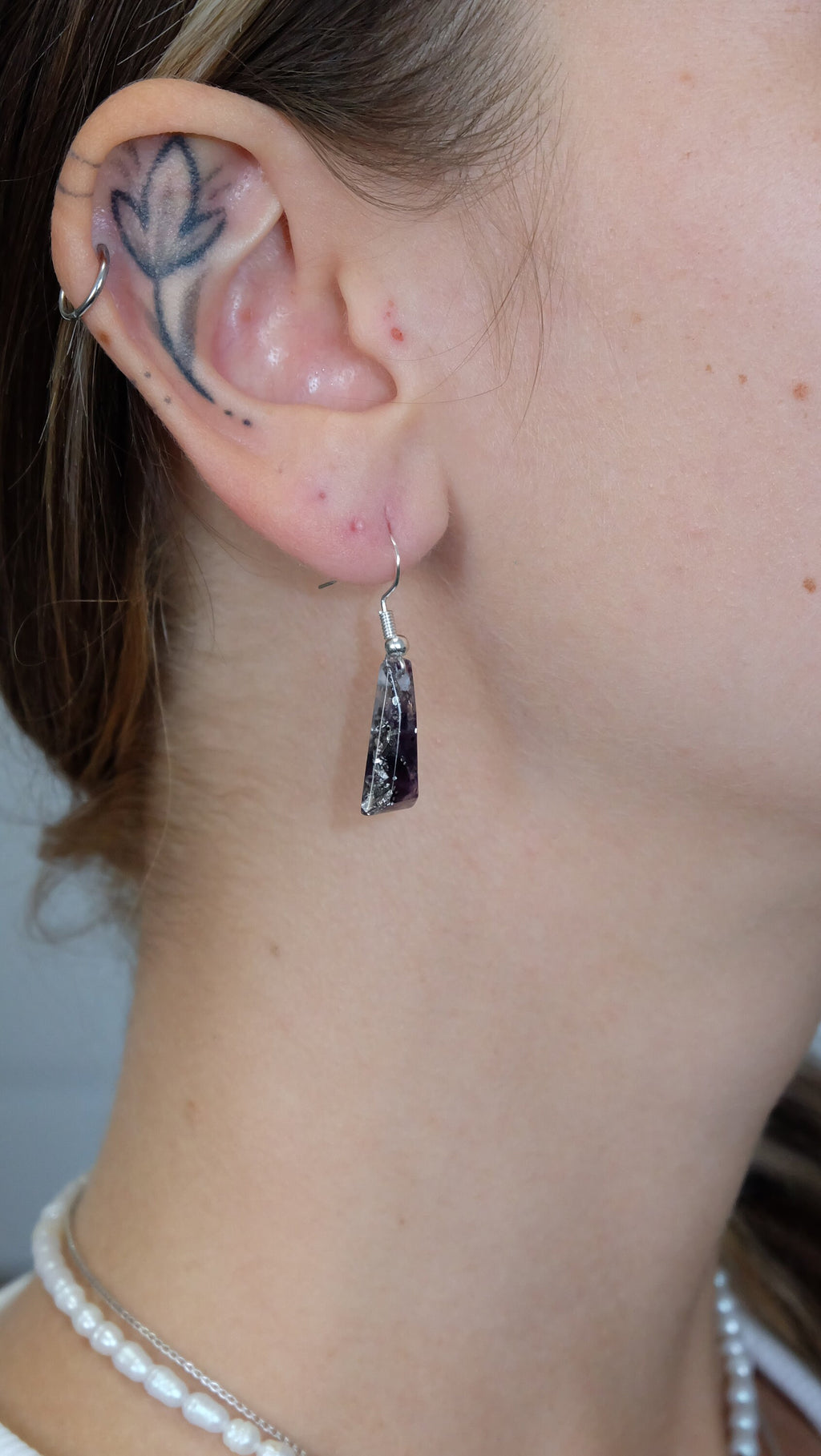 Trapez Ohrringe aus Kunstharz mit echten Edelsteinen wie Amethyst und 925 Sterling Silber