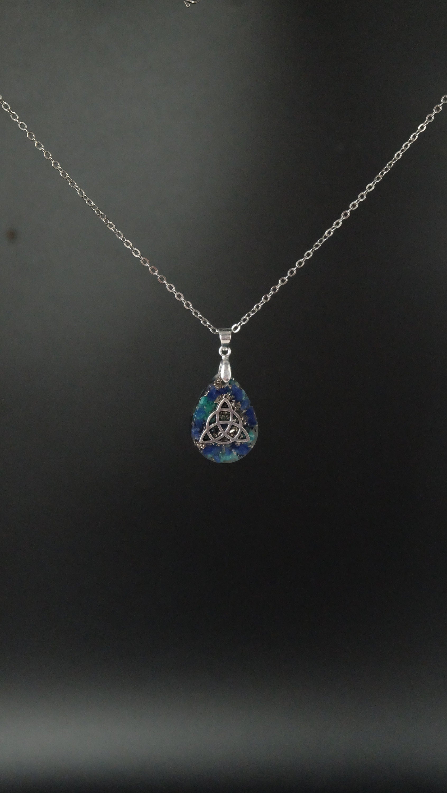 Keltisches Tropfenamulett aus Sodalith und Amazonit 925 Sterling Silberkette Versand aus Deutschland
