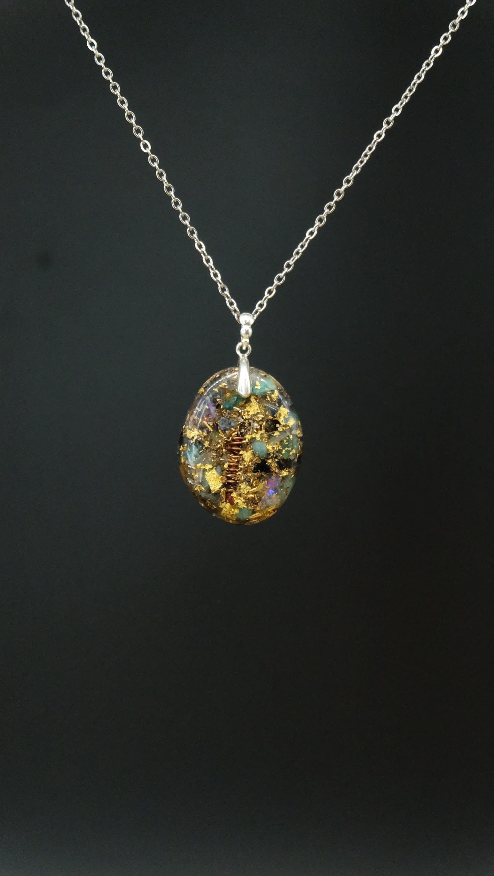 Gold Orgonit Amulett mit Aventurin  - Kraftvoller Begleiter für Kreativität Fantasie und Freude