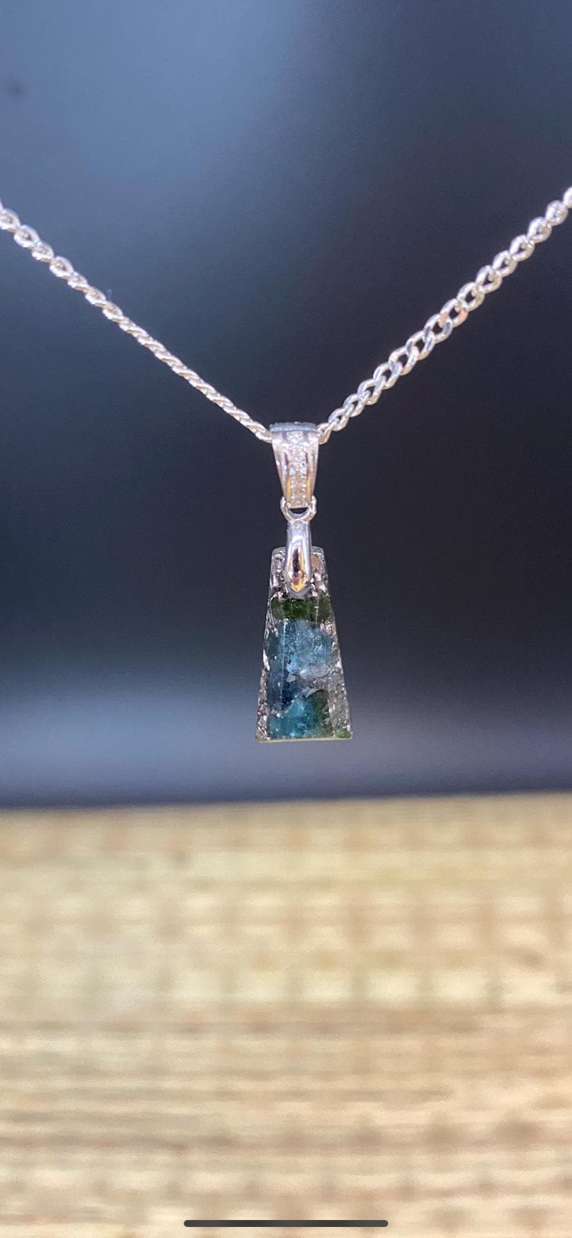 Orgonit Anhänger mit Blauem Turmalin | Sternzeichen Wassermann | Heilstein Kette spirituell & handgemacht