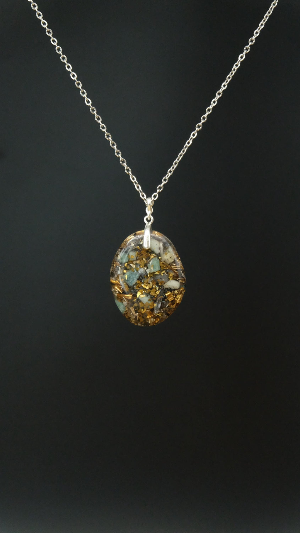 Gold Orgonit Amulett mit Aventurin  - Kraftvoller Begleiter für Kreativität Fantasie und Freude