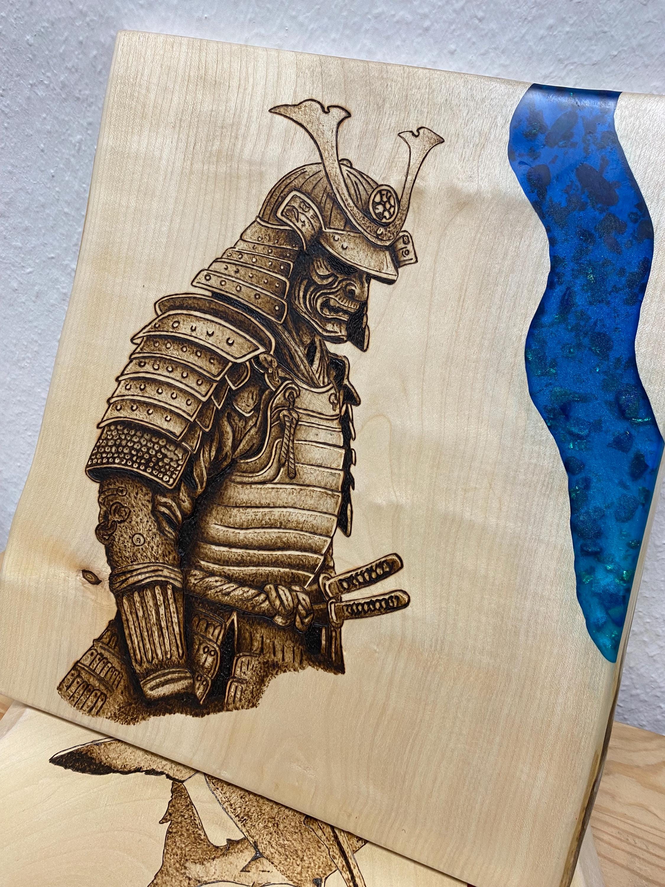 Samurai Brandmalerei von Hand gearbeitet mit Epoxidharz Komponenten (Ohne Laser verarbeitet) 44x34cm Wandgemälde Holzarbeit auf Ahorn