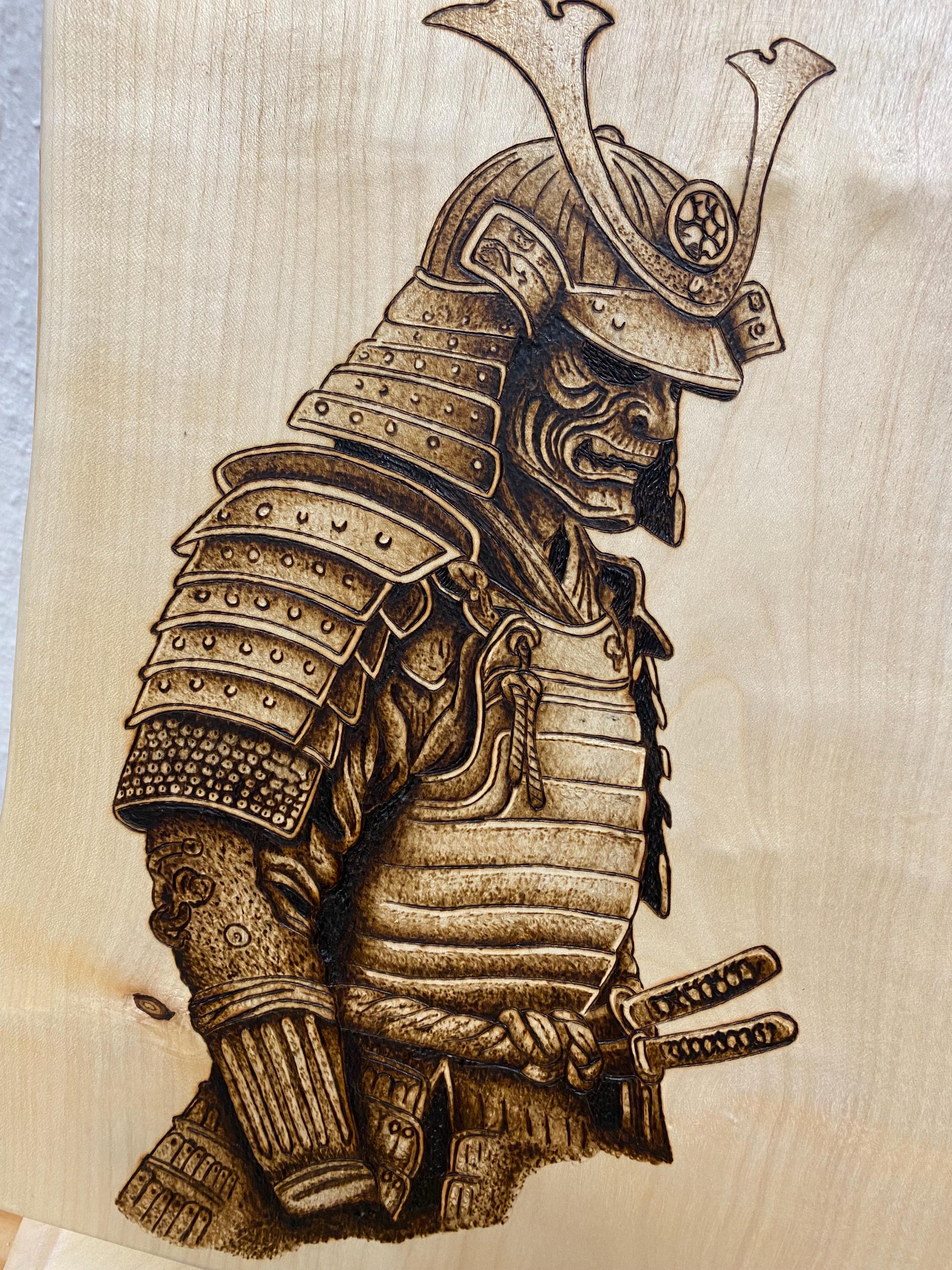 Samurai Brandmalerei von Hand gearbeitet mit Epoxidharz Komponenten (Ohne Laser verarbeitet) 44x34cm Wandgemälde Holzarbeit auf Ahorn