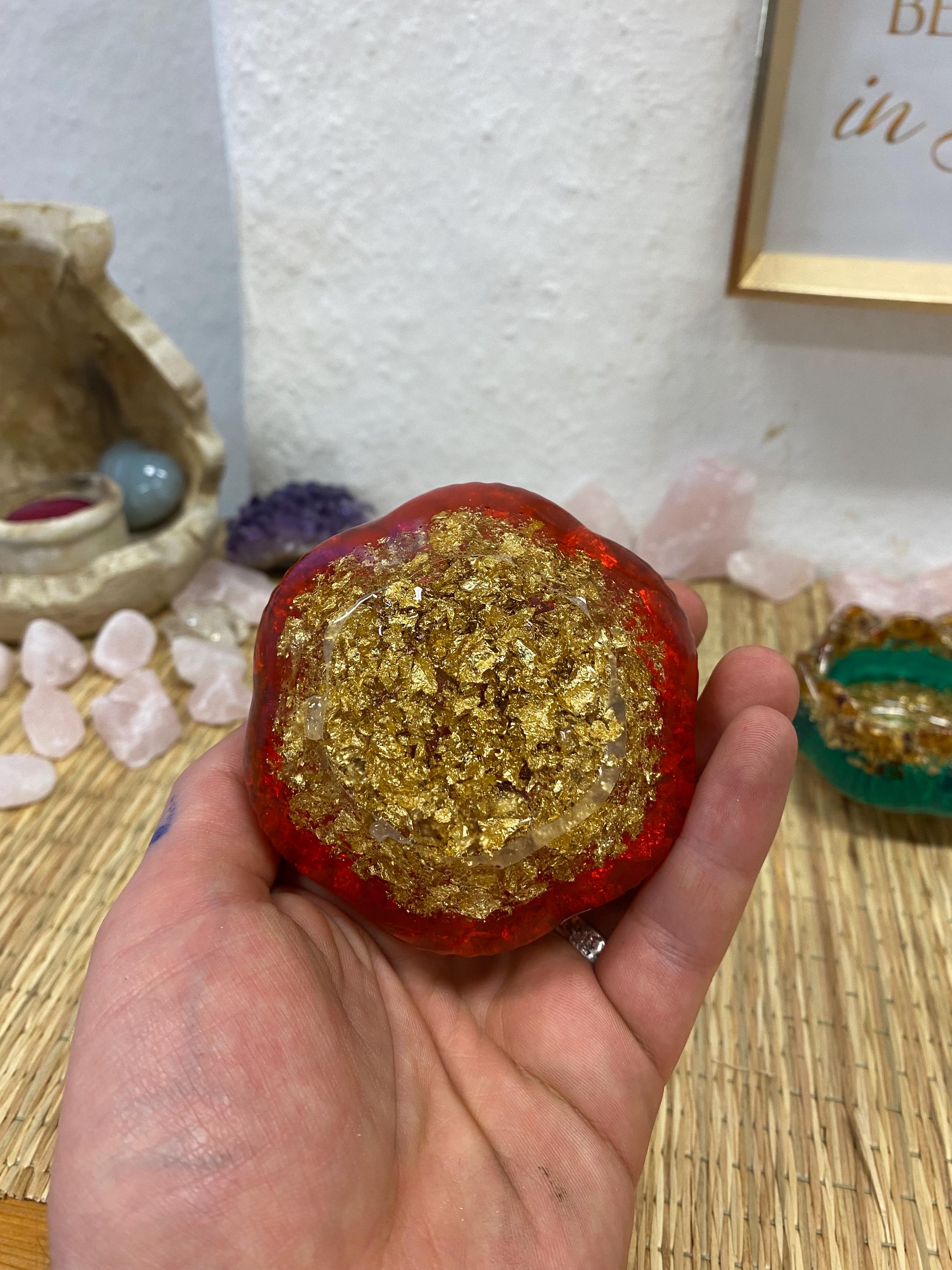 Kerzenhalter Lotusblume von Hand hergestellt aus Kunstharz Blattgold Bronze für die Weihnachtszeit