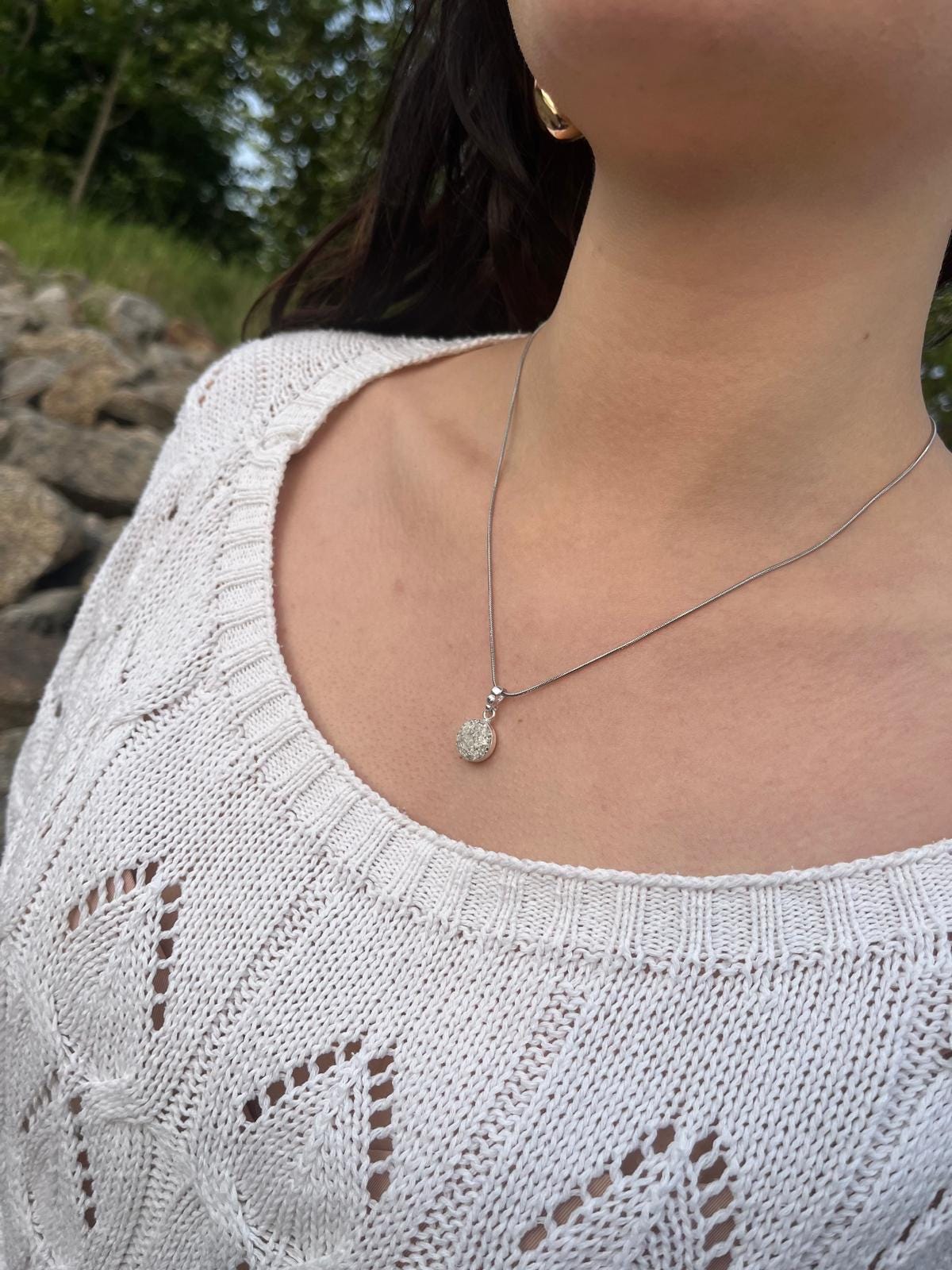 925 Sterling Silber Anhänger | Mit Kunstharz und Blattsilber | Kristallamulett | Von Hand gefertigt | 10mm