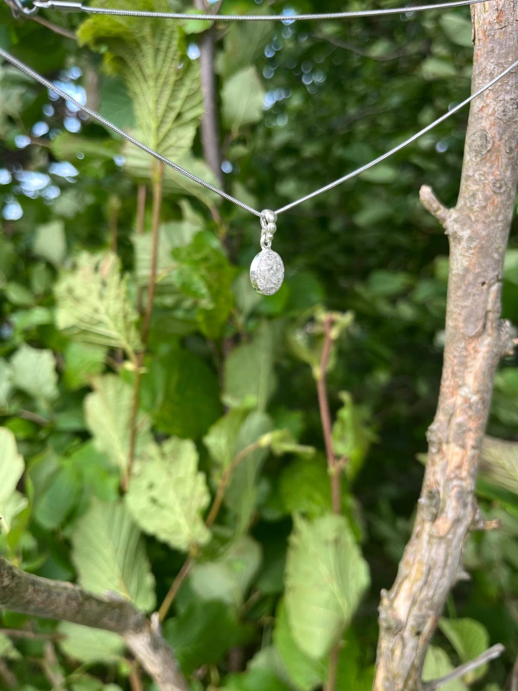 925 Sterling Silber Anhänger | Mit Kunstharz und Blattsilber | Kristallamulett | Von Hand gefertigt | 10mm