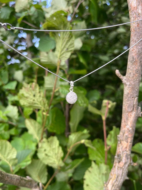 925 Sterling Silber Anhänger | Mit Kunstharz und Blattsilber | Kristallamulett | Von Hand gefertigt | 10mm