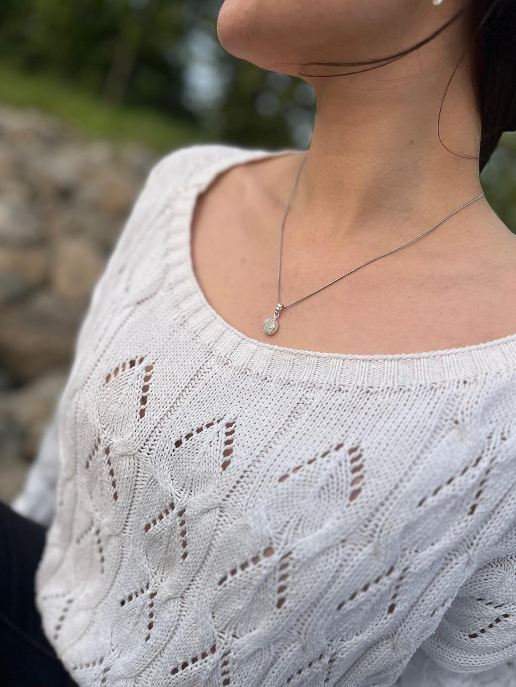 925 Sterling Silber Anhänger | Mit Kunstharz und Blattsilber | Kristallamulett | Von Hand gefertigt | 10mm