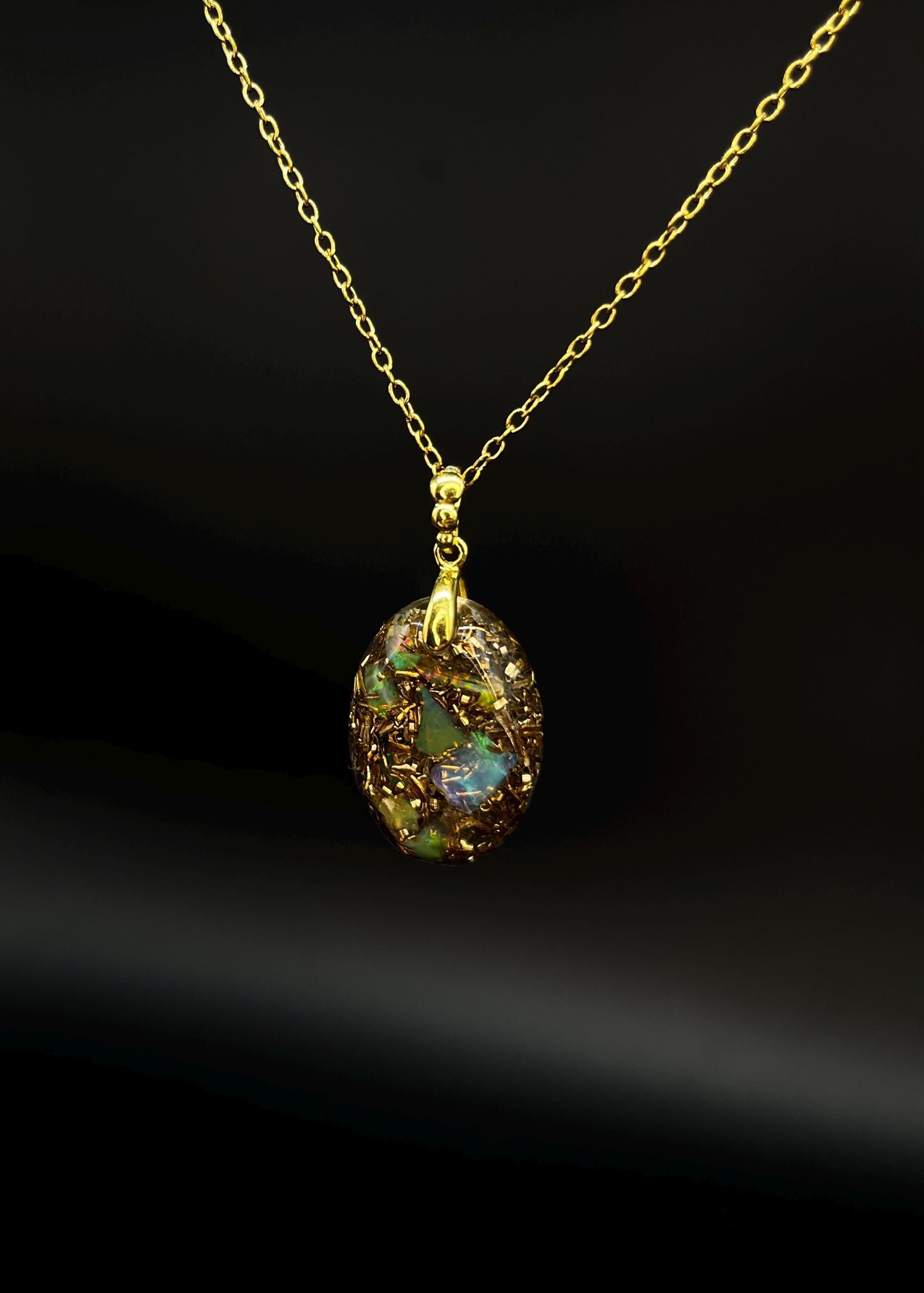 Opal Amulett aus 925 Sterling Silber verarbeitet mit strahlendem Edelopal Handarbeit aus Deutschland