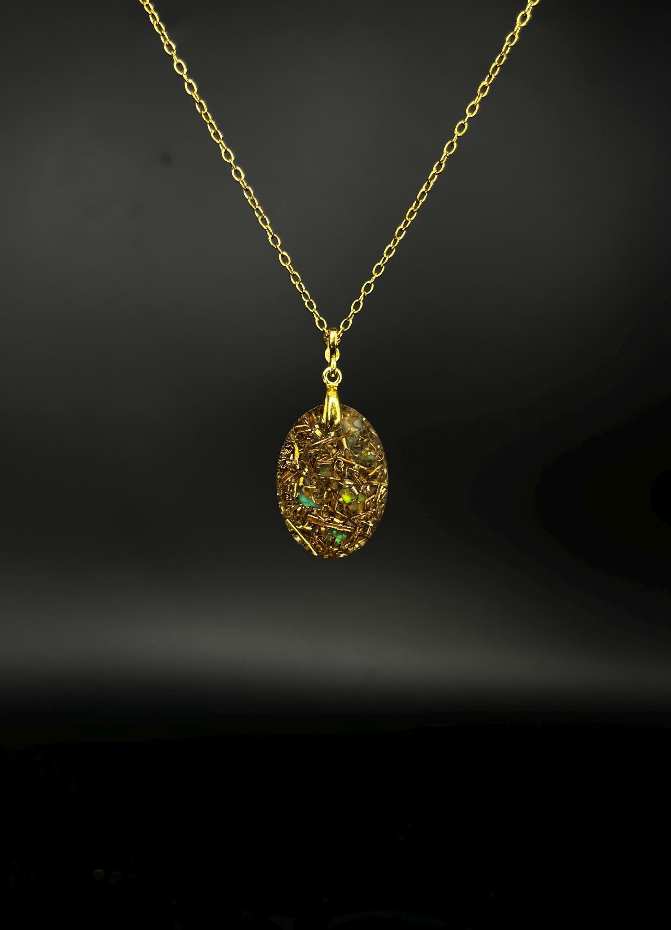 Opal Amulett aus 925 Sterling Silber verarbeitet mit strahlendem Edelopal Handarbeit aus Deutschland