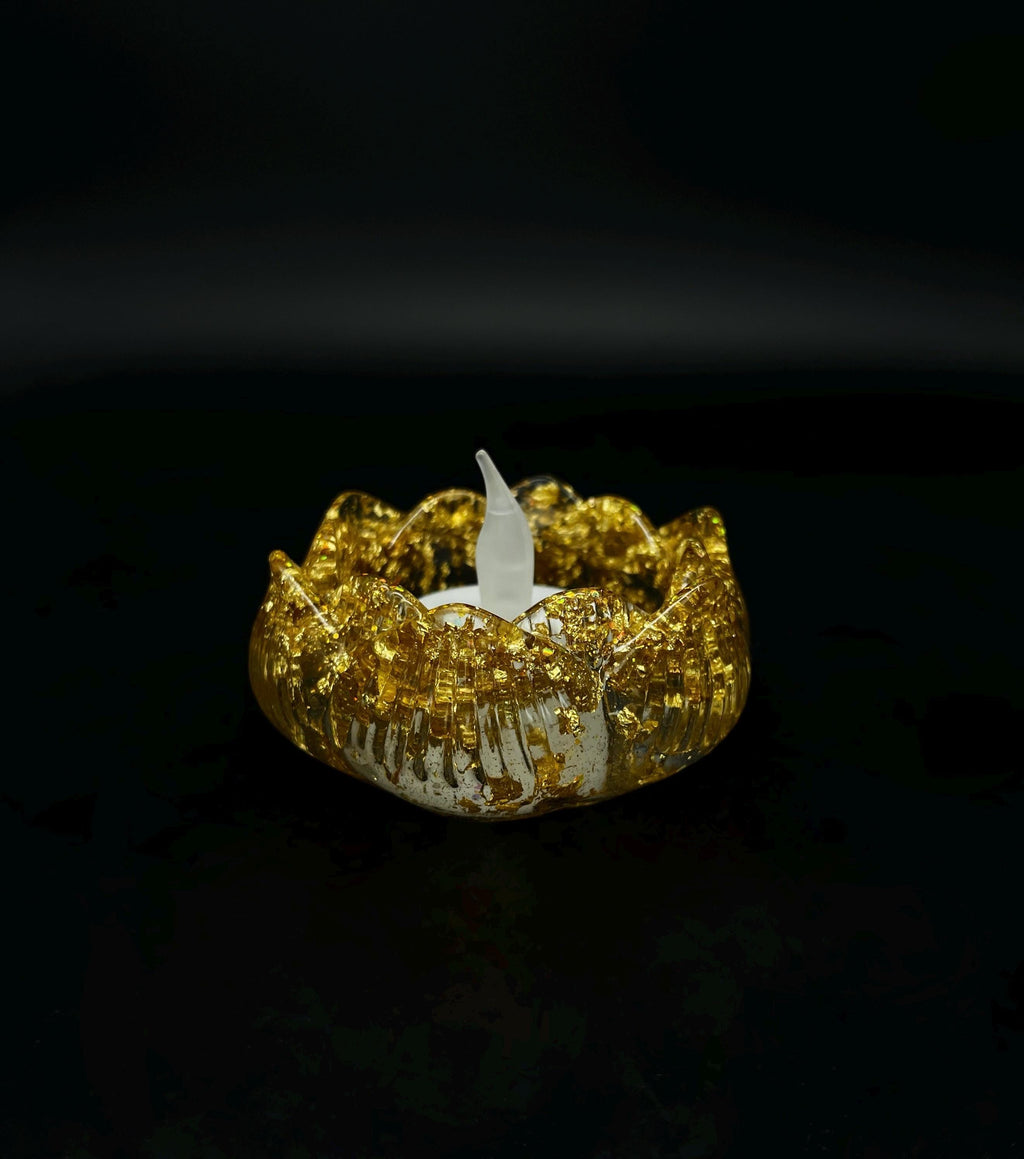 Lotusblume Kerzenhalter in Gold von Hand hergestellt aus Kunstharz Blattgold / nach Absprache farblich variabel