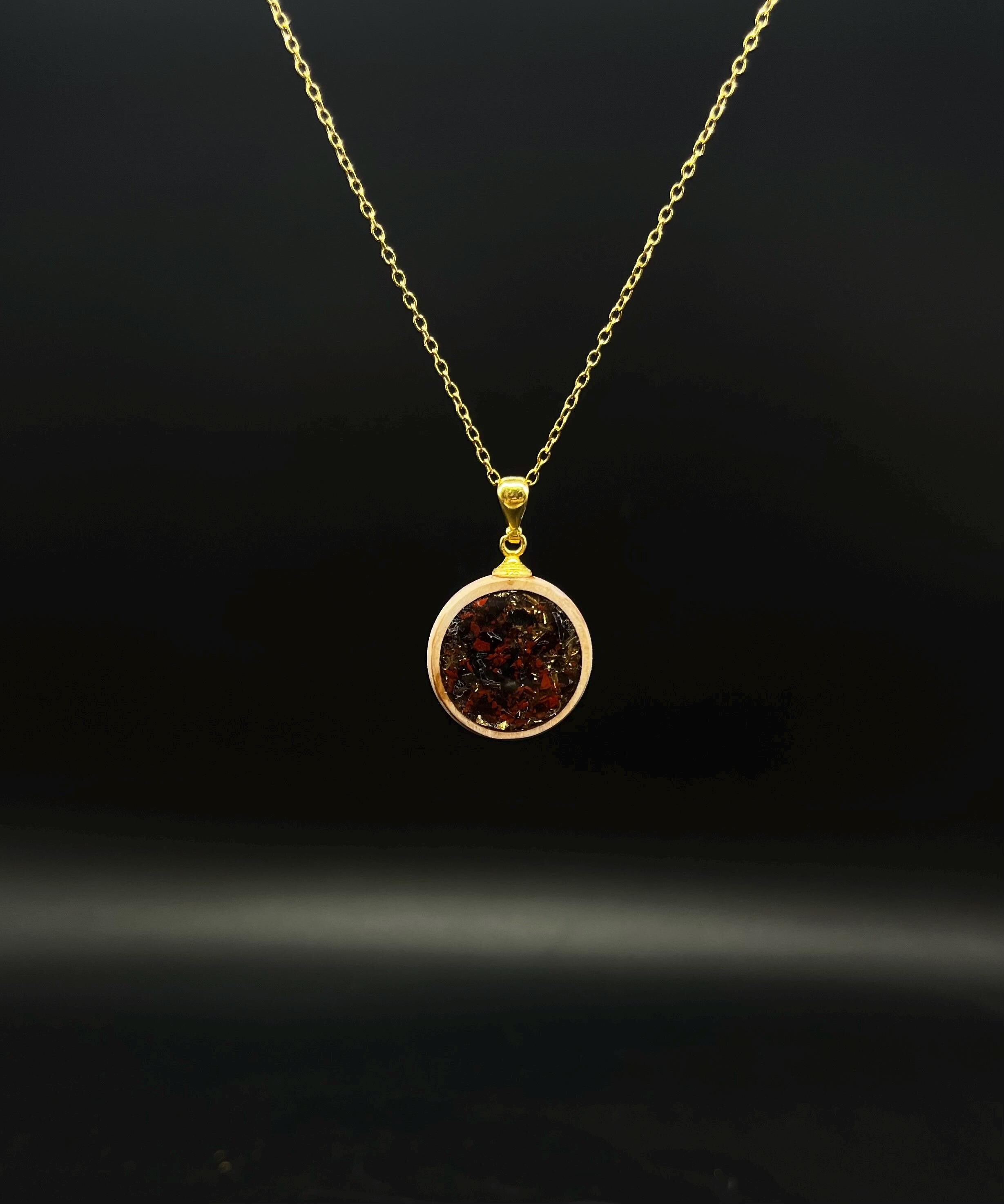 Orgonit Amulett aus Rotem Jaspis und Olivenholz mit 925 Silber Öse Sonderanfertigung mit DM 25mm von Hand hergestellt
