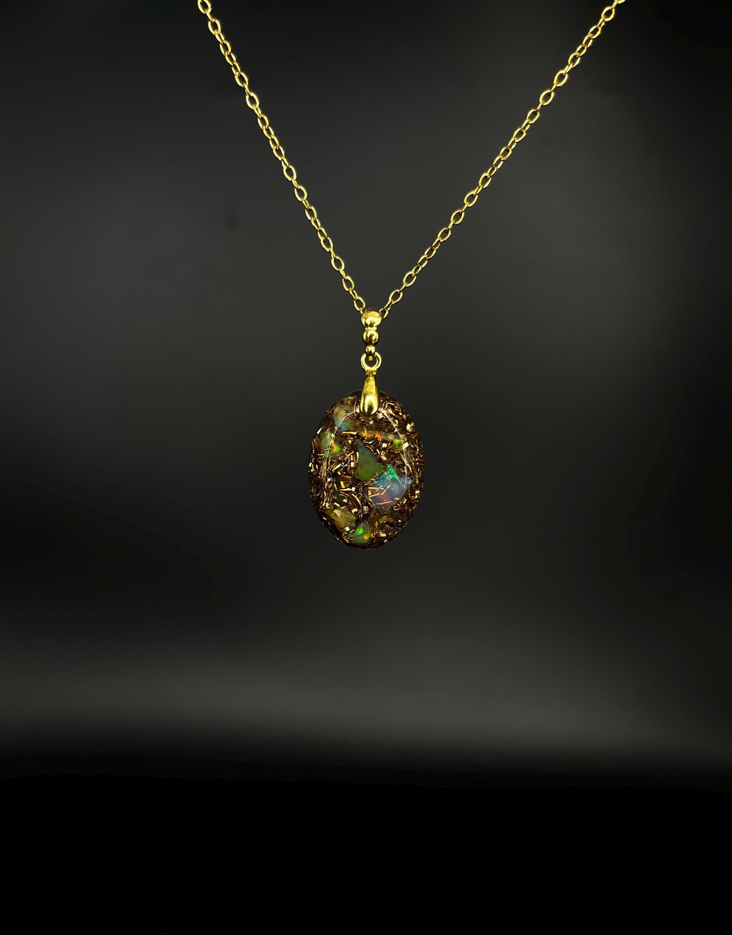 Opal Amulett aus 925 Sterling Silber verarbeitet mit strahlendem Edelopal Handarbeit aus Deutschland