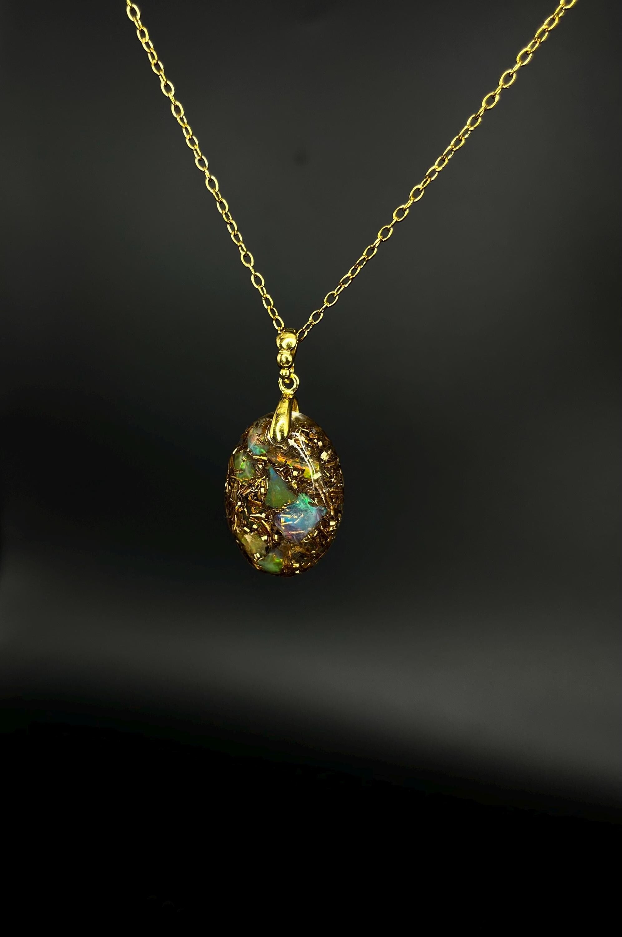 Opal Amulett aus 925 Sterling Silber verarbeitet mit strahlendem Edelopal Handarbeit aus Deutschland