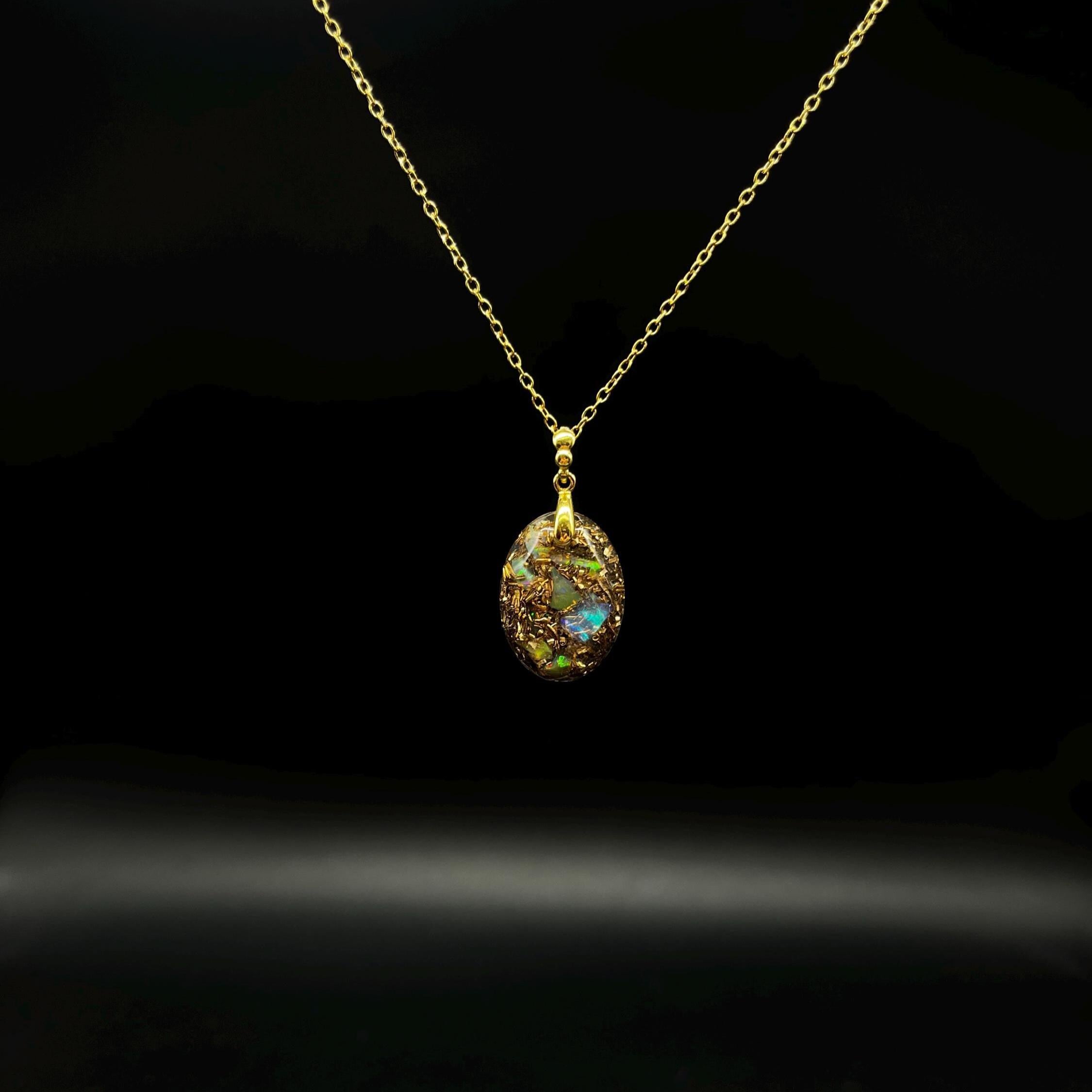 Opal Amulett aus 925 Sterling Silber verarbeitet mit strahlendem Edelopal Handarbeit aus Deutschland