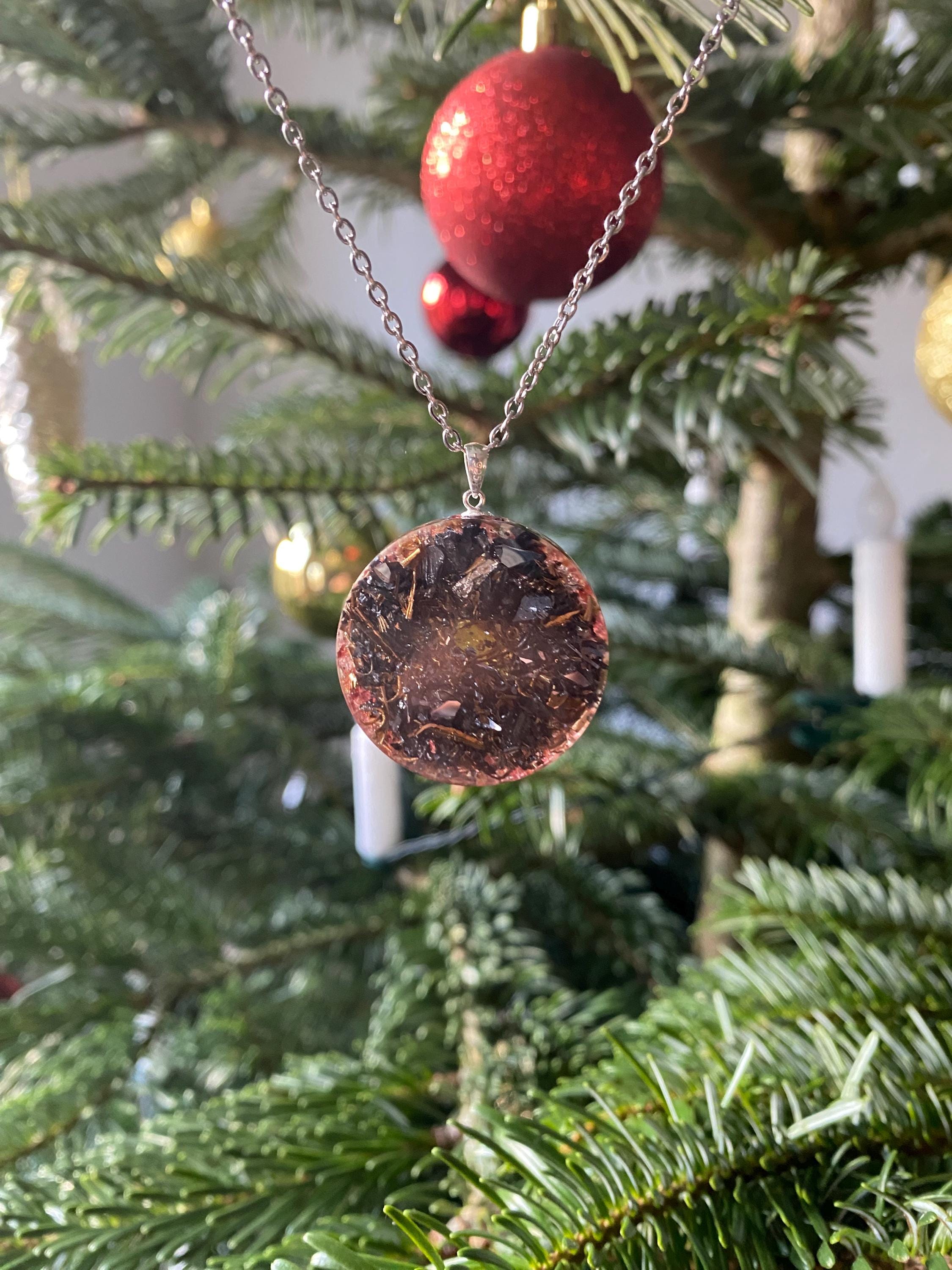 Sternzeichen Orgonit Amulett mit Muskovit und Silizium | Sternzeichen Anhänger | Astrologie Kettenanhänger aus Kristallen von Hand gemacht