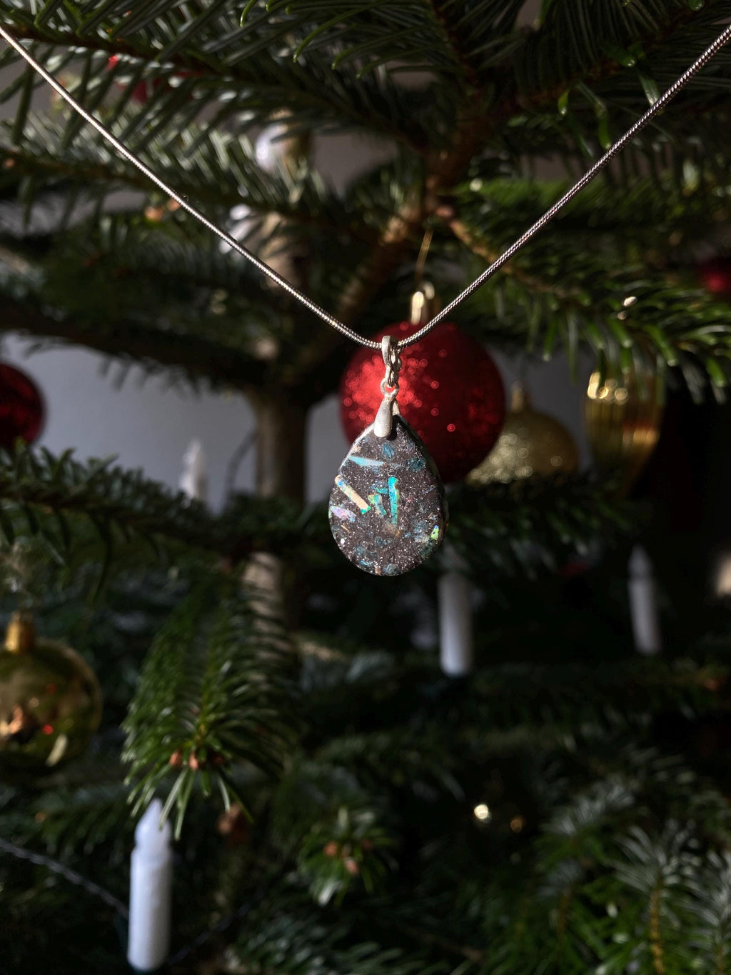 Opal Anhänger mit 925 Sterling Silber | Orgonit Amulett in Tropfenform | Edles Weihnachtsgeschenk von Hand gefertigt