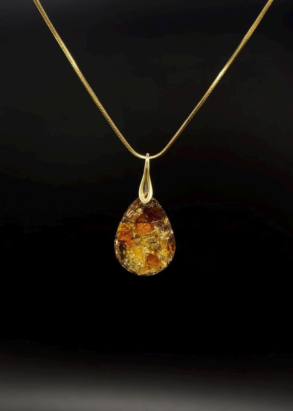 Bernstein Anhänger mit vergoldetem 925 Sterling Silber und Blattgold | Orgonit Amulett in Tropfenform | Weihnachtsgeschenk