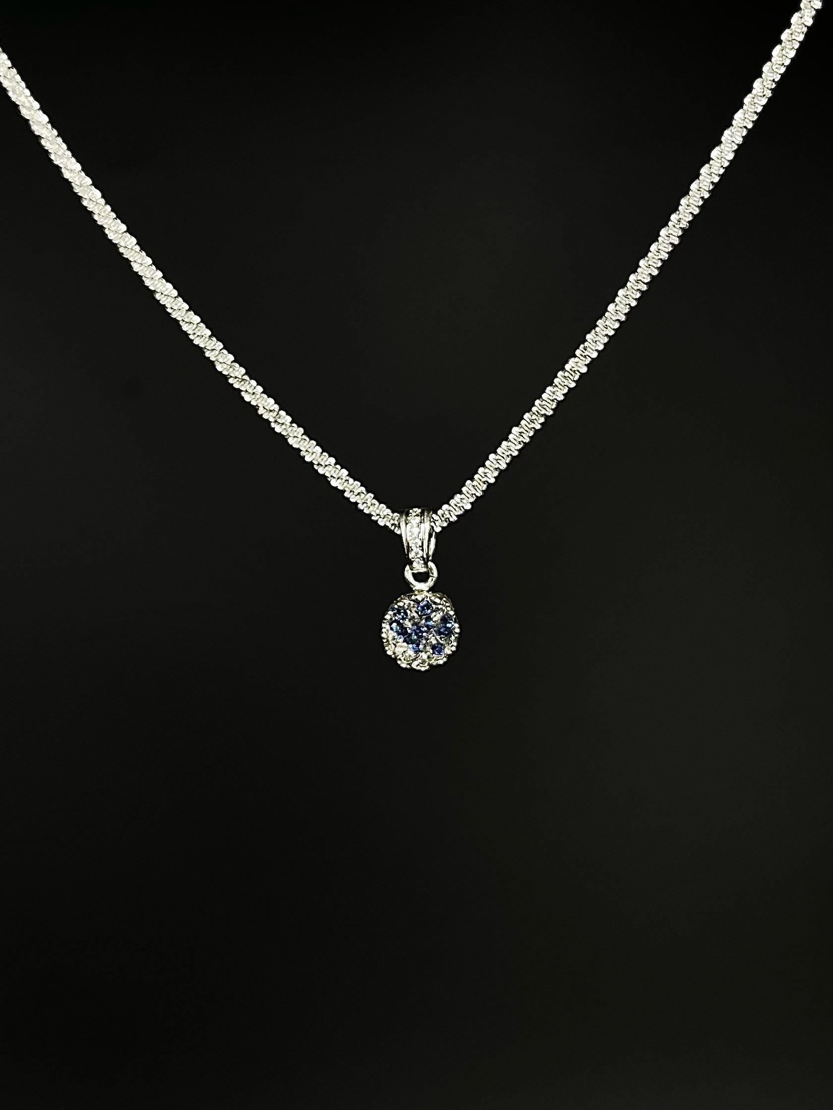 Königlicher Kronenanhänger mit Tansanit Brillianten und Diamanten in Epoxidharz – edel, einzigartig & handgefertigt (8 mm)