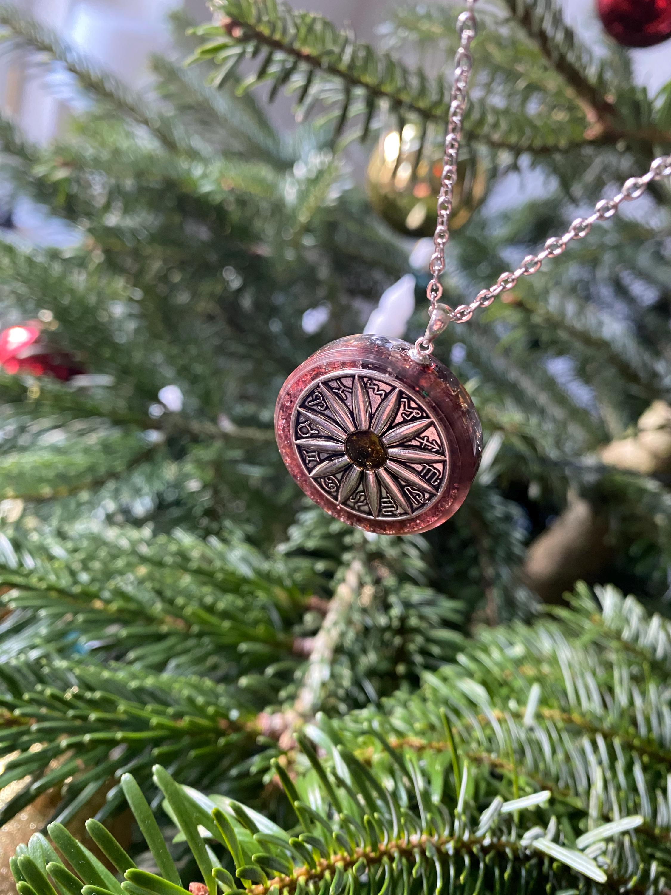 Sternzeichen Orgonit Amulett mit Muskovit und Silizium | Sternzeichen Anhänger | Astrologie Kettenanhänger aus Kristallen von Hand gemacht