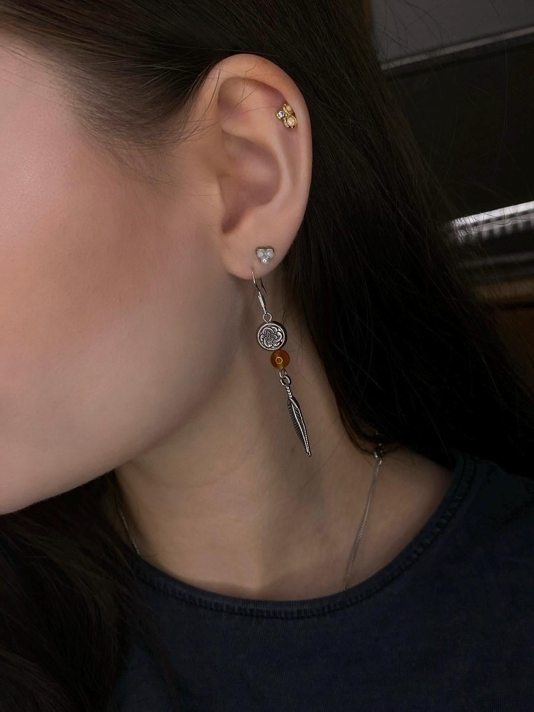 Keltisches Ohrringpaar mit Karneol Edelsteinperle | Feder | Aus 925 Sterling Silber von Hand gefertigt