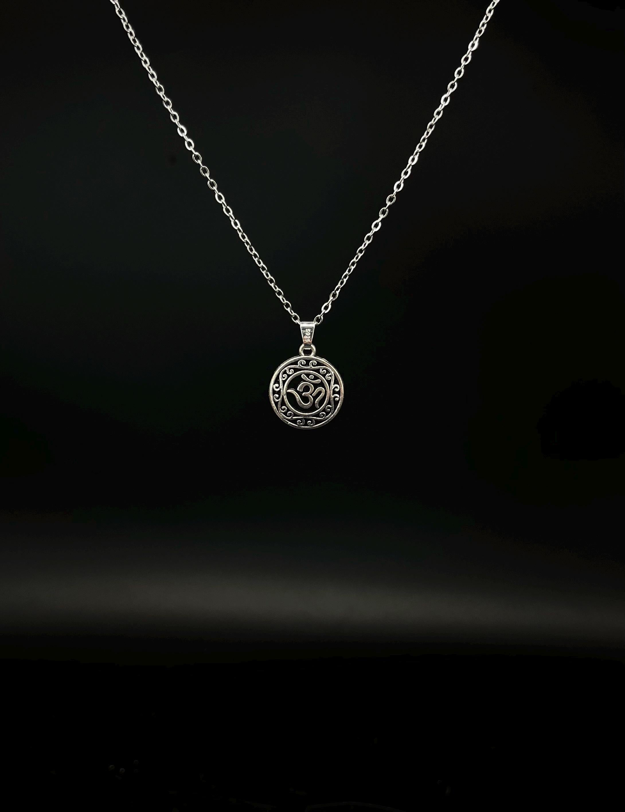 Om Anhänger 925 Silber | Spirituelle Halskette Yoga Meditation | AUM Symbol Schmuck | Buddhistischer Glücksanhänger | Achtsamkeit