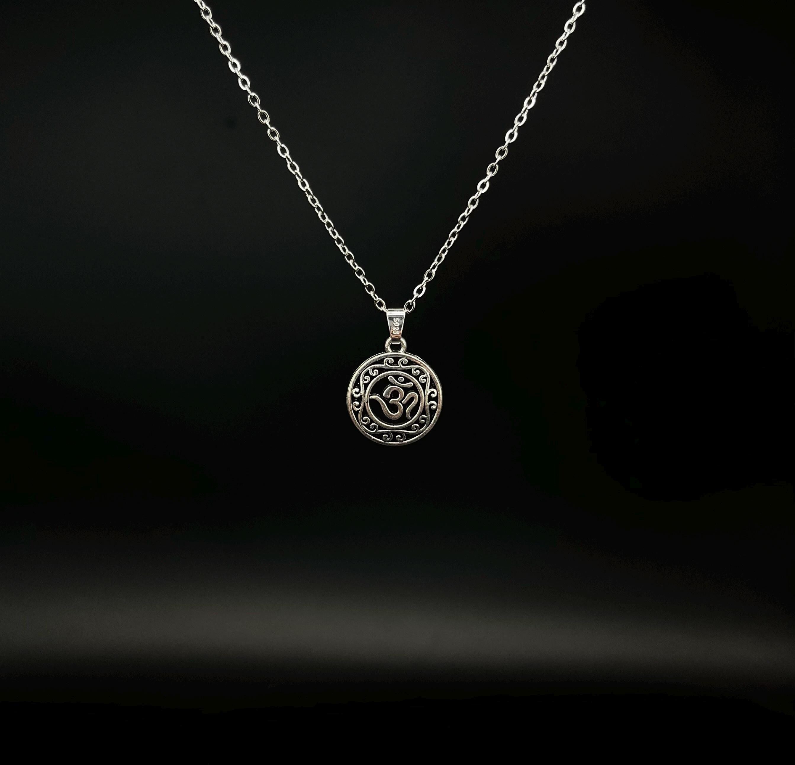 Om Anhänger 925 Silber | Spirituelle Halskette Yoga Meditation | AUM Symbol Schmuck | Buddhistischer Glücksanhänger | Achtsamkeit