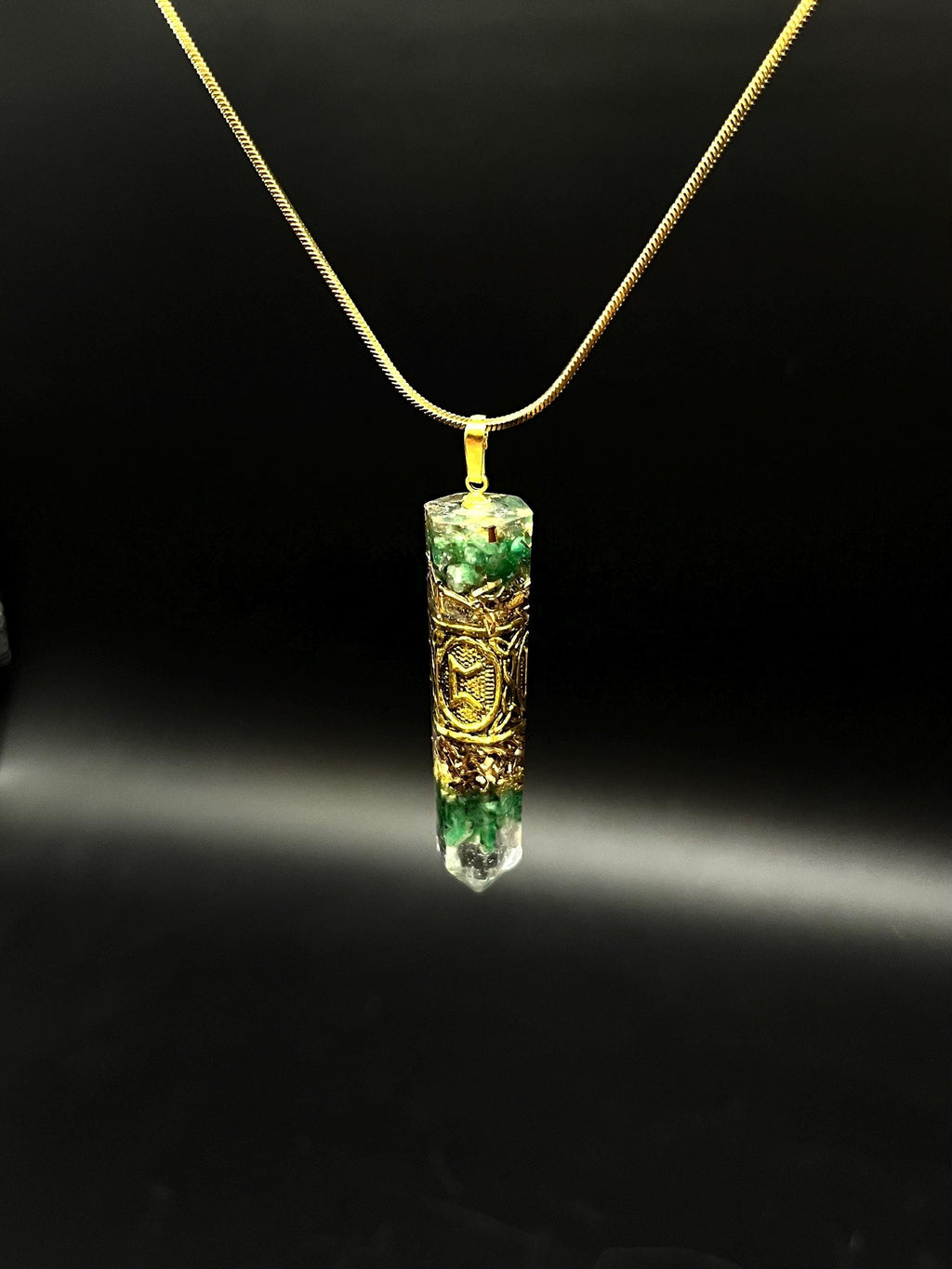 Smaragd Runen Amulett Orgonit Anhänger Mittelalter Schmuck aus echtem Smaragd für Gleichgewicht und emotionale Stabilität | Wikinger Schmuck