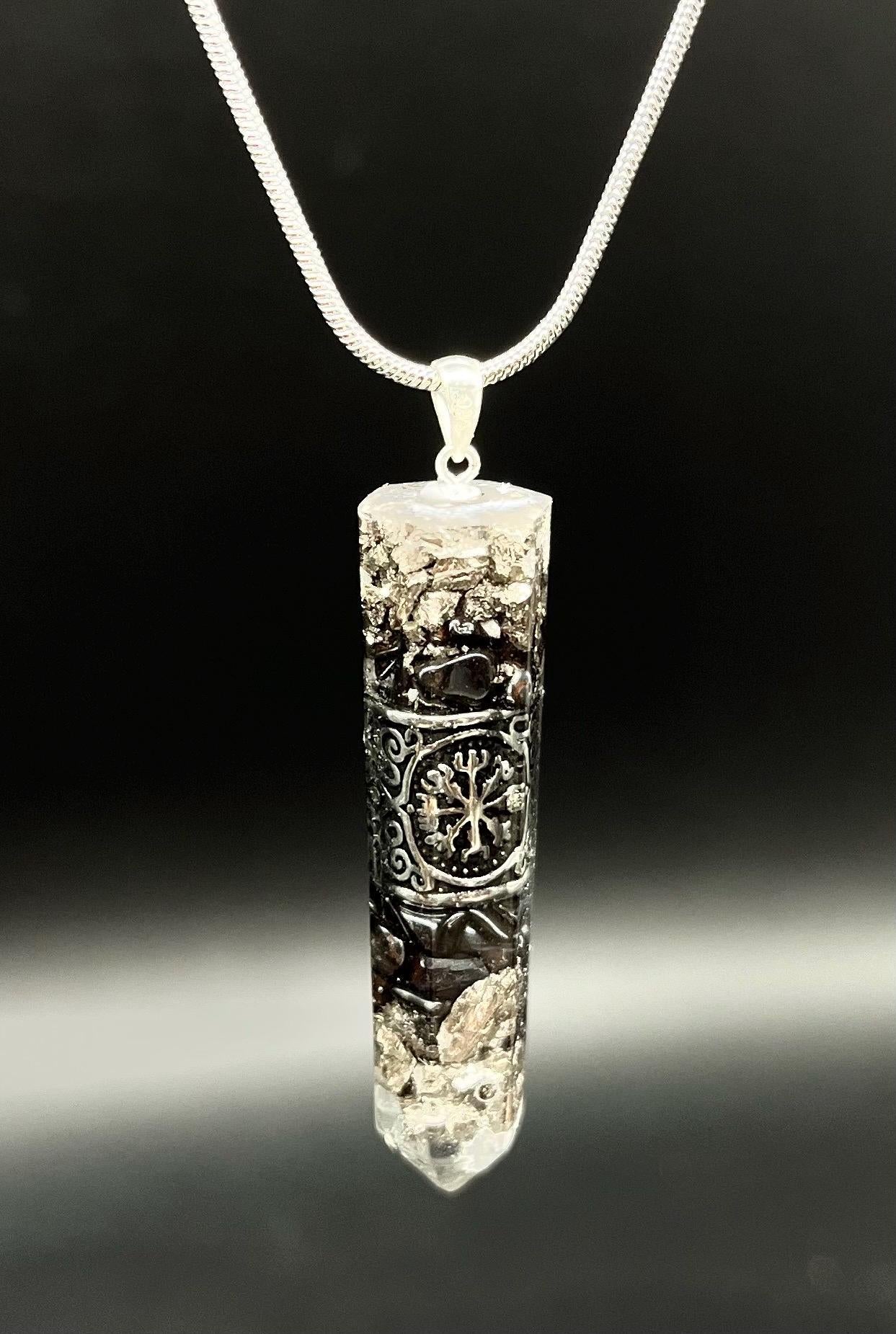 Vegvísir Orgonit Amulett – Hämatit, Bergkristall & Silber für Schutz, Erdung, Orientierung und Führung | Schutzamulett und Wikingerschmuck
