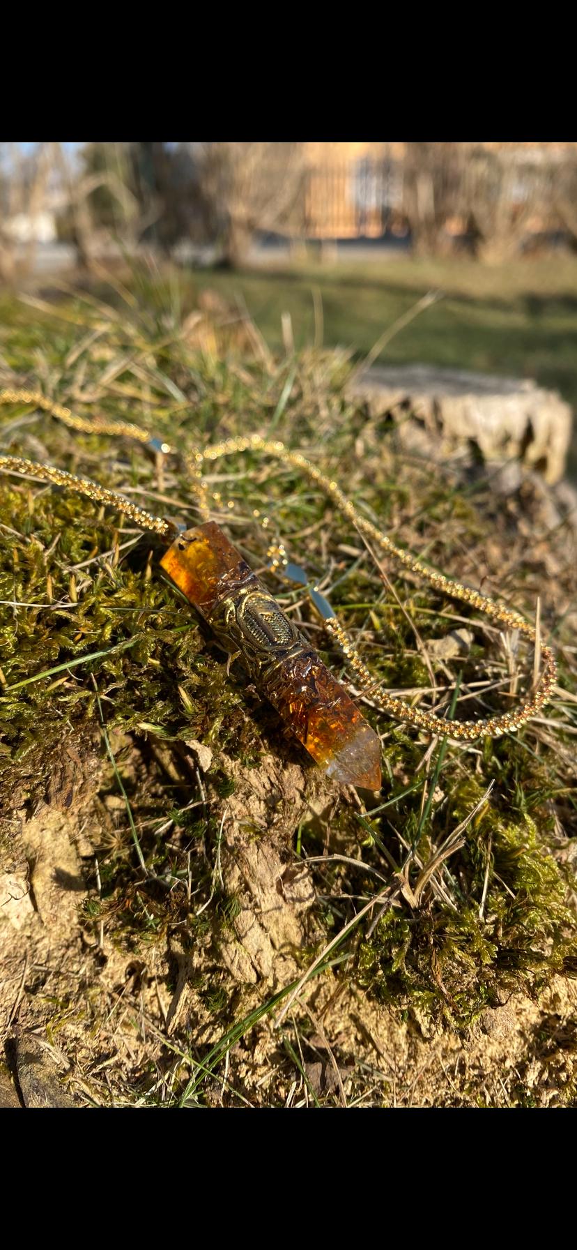 Bernstein Runen Amulett Orgonit Anhänger Mittelalter Schmuck aus echtem Bernstein für Schutz vor negativen Energien | Goldenes Schutzamulett