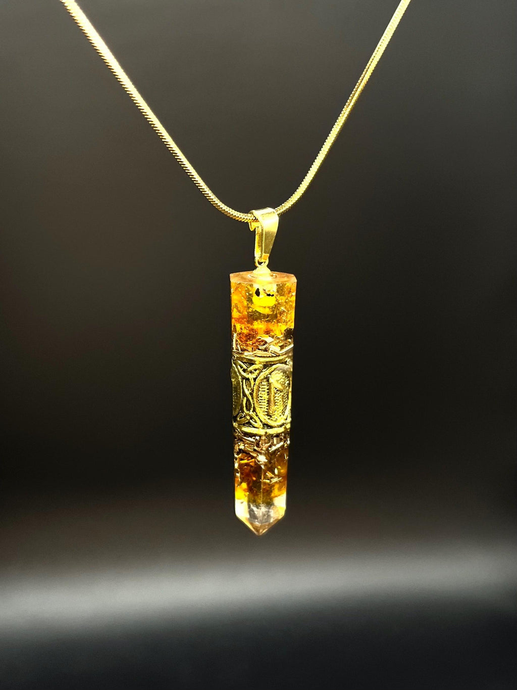 Bernstein Runen Amulett Orgonit Anhänger Mittelalter Schmuck aus echtem Bernstein für Schutz vor negativen Energien | Goldenes Schutzamulett