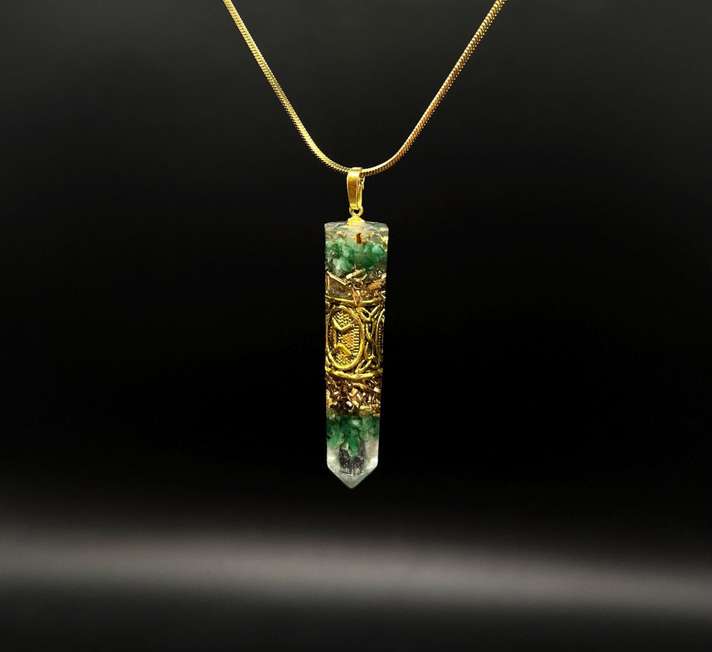 Smaragd Runen Amulett Orgonit Anhänger Mittelalter Schmuck aus echtem Smaragd für Gleichgewicht und emotionale Stabilität | Wikinger Schmuck