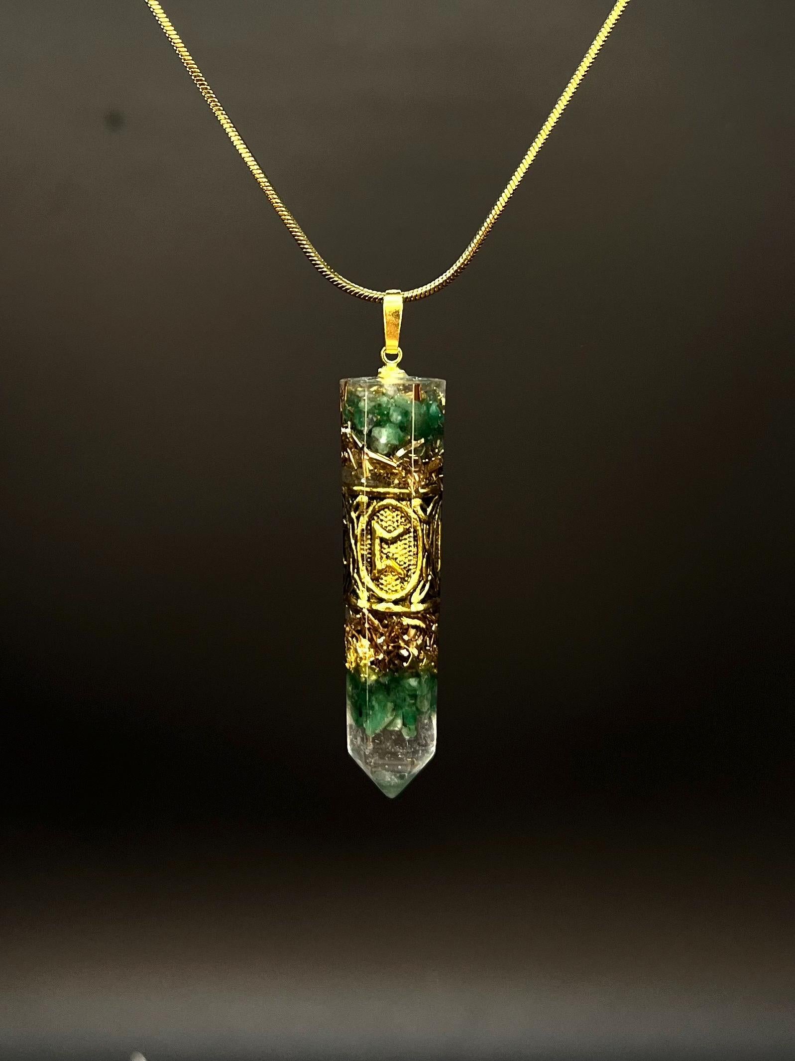Smaragd Runen Amulett Orgonit Anhänger Mittelalter Schmuck aus echtem Smaragd für Gleichgewicht und emotionale Stabilität | Wikinger Schmuck