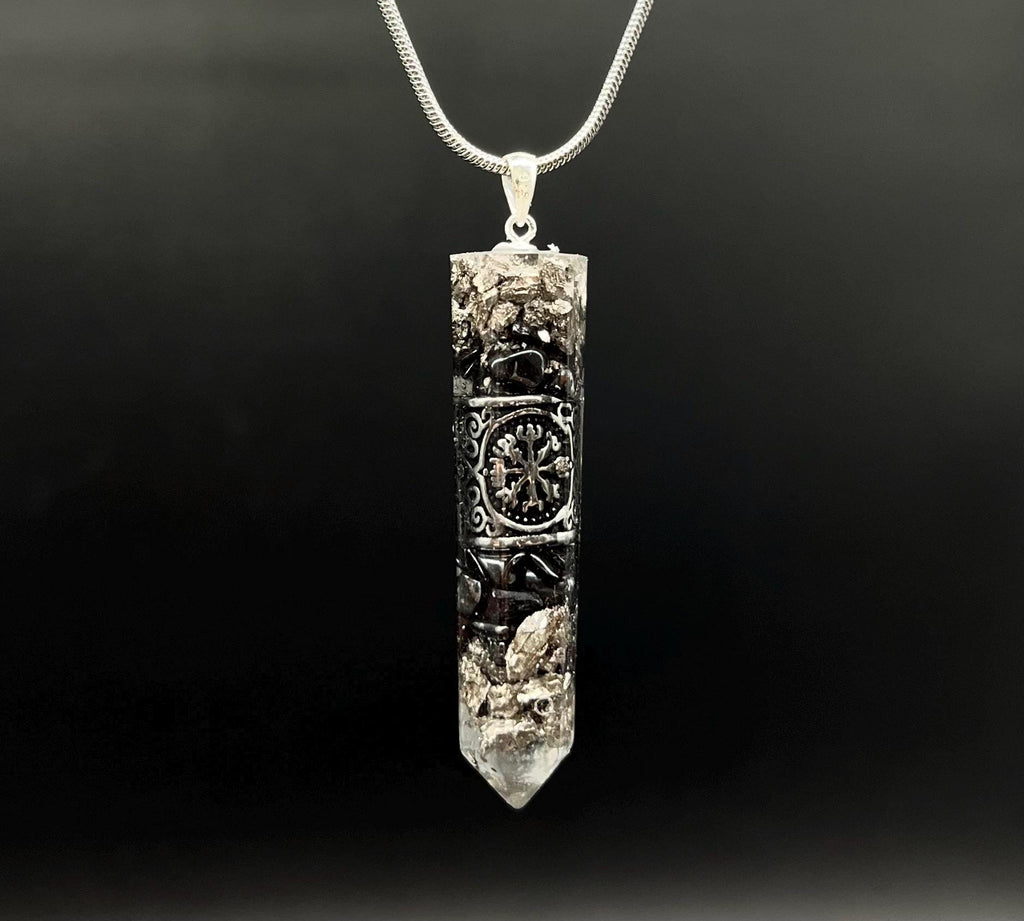 Vegvísir Orgonit Amulett – Hämatit, Bergkristall & Silber für Schutz, Erdung, Orientierung und Führung | Schutzamulett und Wikingerschmuck