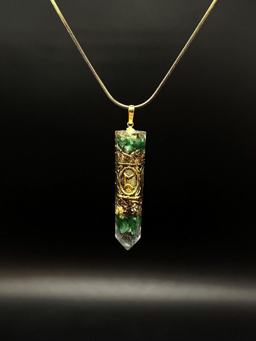 Smaragd Runen Amulett Orgonit Anhänger Mittelalter Schmuck aus echtem Smaragd für Gleichgewicht und emotionale Stabilität | Wikinger Schmuck