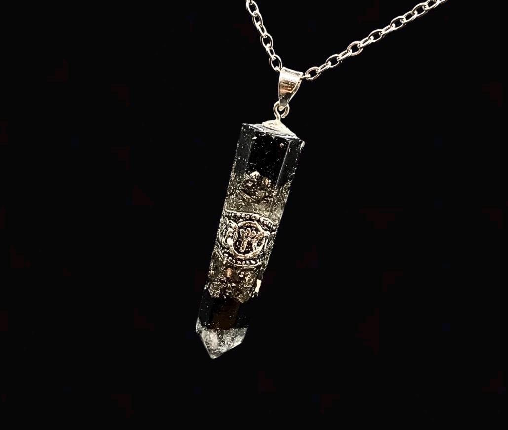5G Strahlenschutz Runen Anhänger  | Nordisches Futhark Orgonit Amulett | Handgefertigter Mittelalter Schmuck mit Schungit & Bergkristall