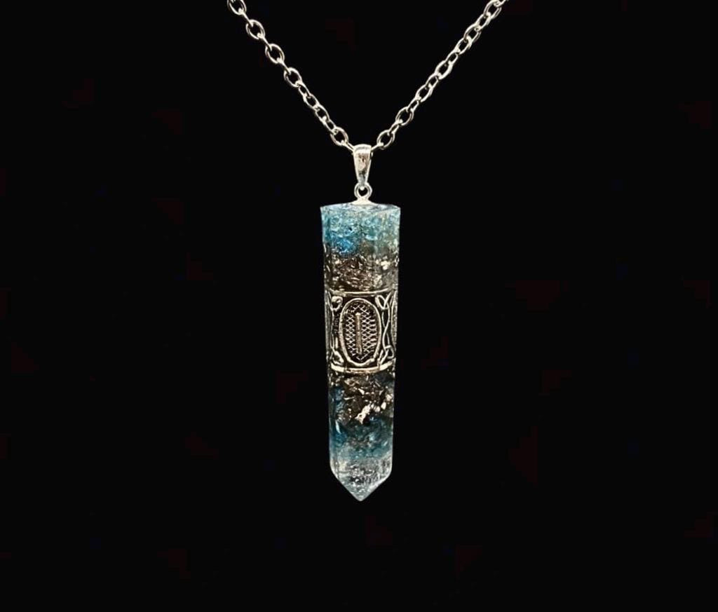 Runen Schutzamulett mit Ankerkette | Nordisches Futhark Orgonit Amulett | Handgefertigter Mittelalter Schmuck mit Edelstein nach Wahl