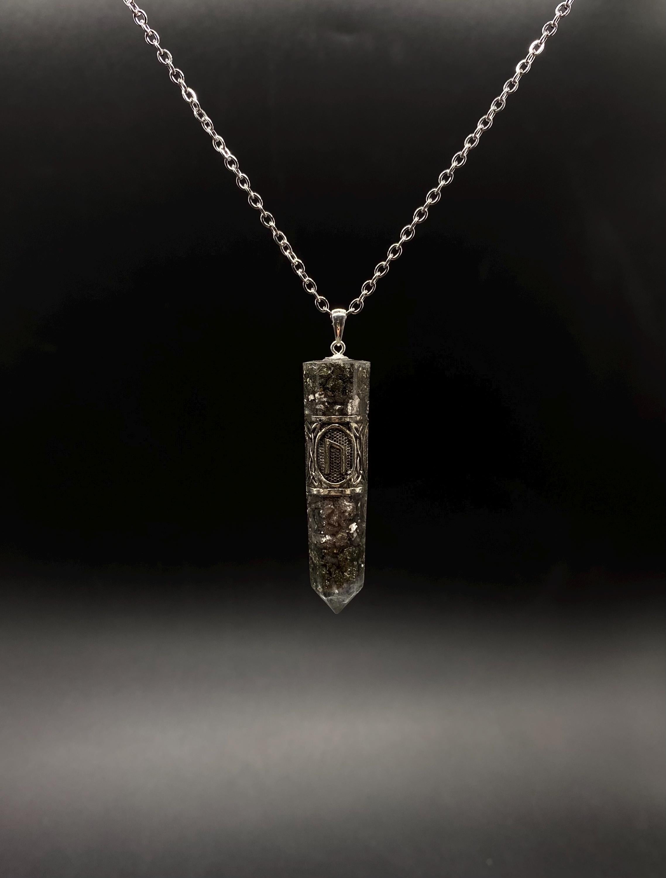 Pyrit Runen Anhänger Schutzamulett | Nordisches Futhark Orgonit Amulett | Handgefertigter Mittelalter Schmuck mit Pyrit & Bergkristall