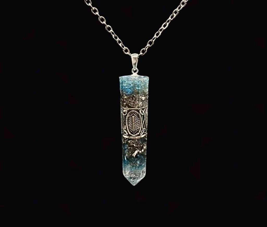 Wikinger Runen Amulett Orgonit Anhänger Mittelalter Schmuck mit blauem Apatit für Selbstausdruck und Klarheit