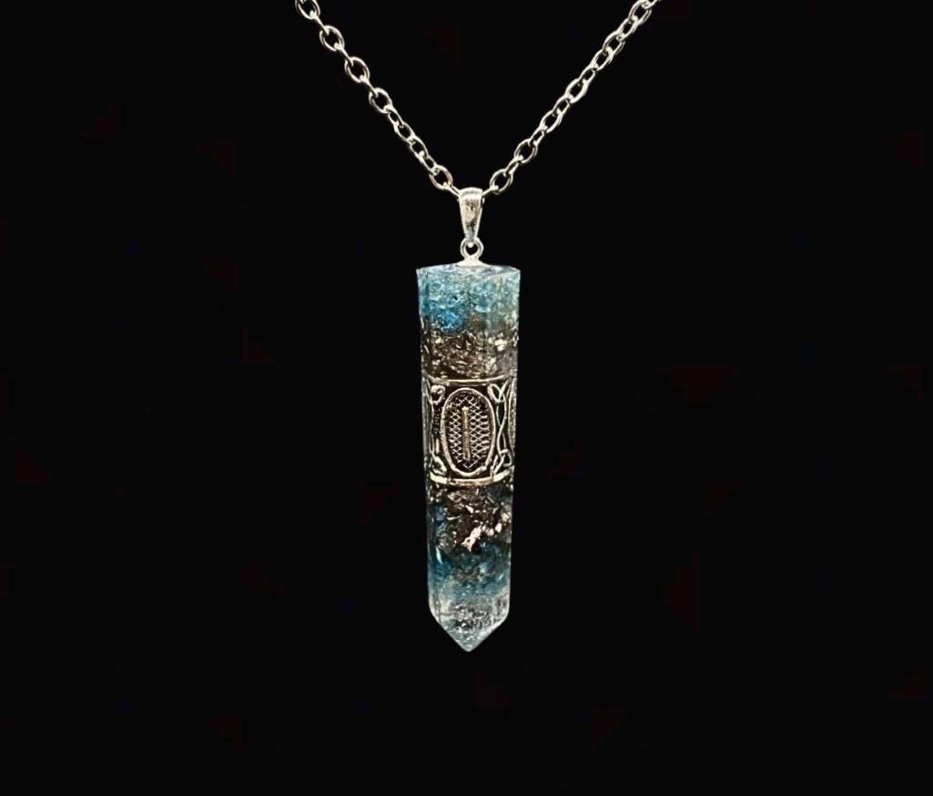 Wikinger Runen Amulett Orgonit Anhänger Mittelalter Schmuck mit blauem Apatit für Selbstausdruck und Klarheit