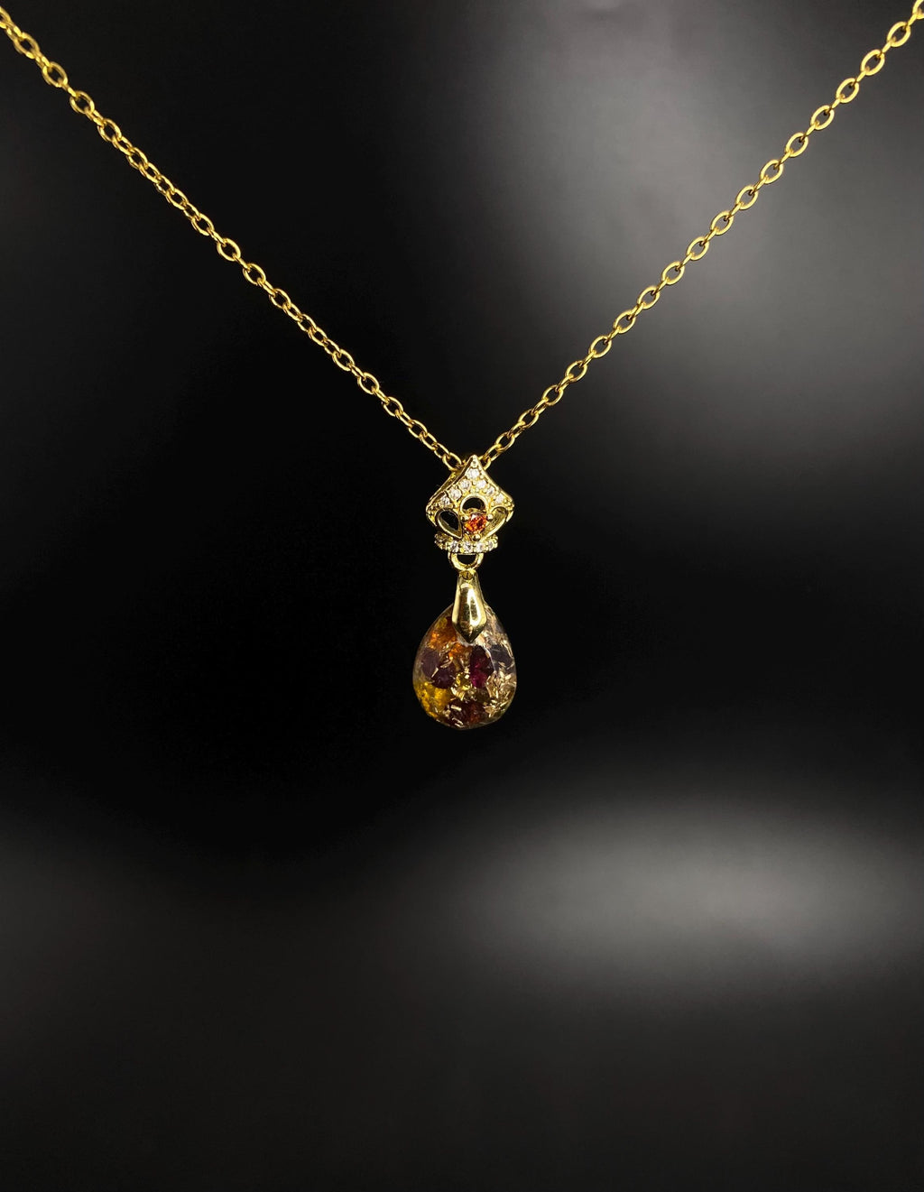 Handgemachter Kettenanhänger mit Granat & Bernstein | Handmade Crystal Necklace | Vergoldetes 925 Silber | Orgonit Anhänger